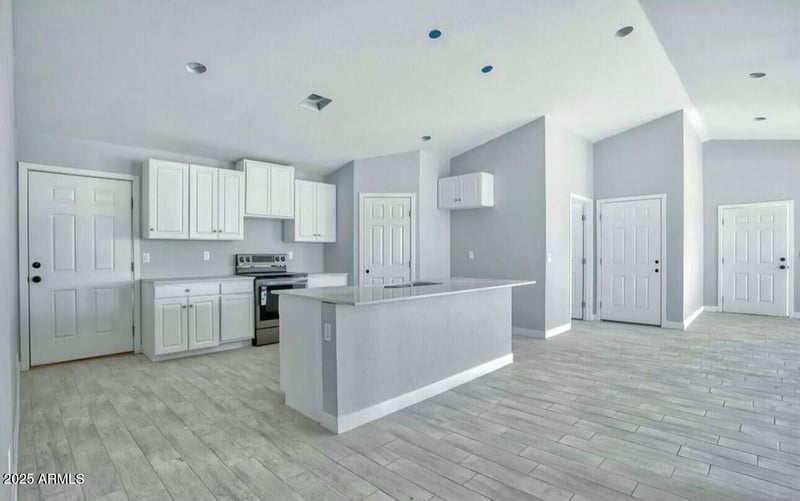 2825 Pueblo Ave, Phoenix, AZ 85040