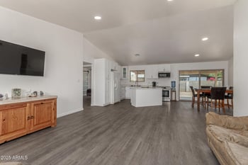 2826 Cactus Rd, Phoenix, AZ 85032