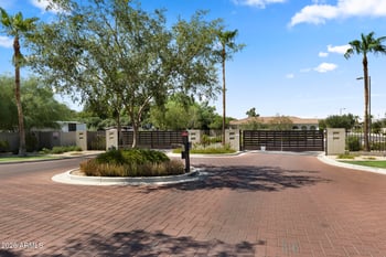 2826 Fraktur Rd, Phoenix, AZ 85040
