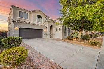 2826 Saguaro Park Ln, Phoenix, AZ 85024