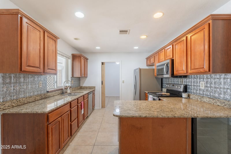 2826 Northview Ave, Phoenix, AZ 85051