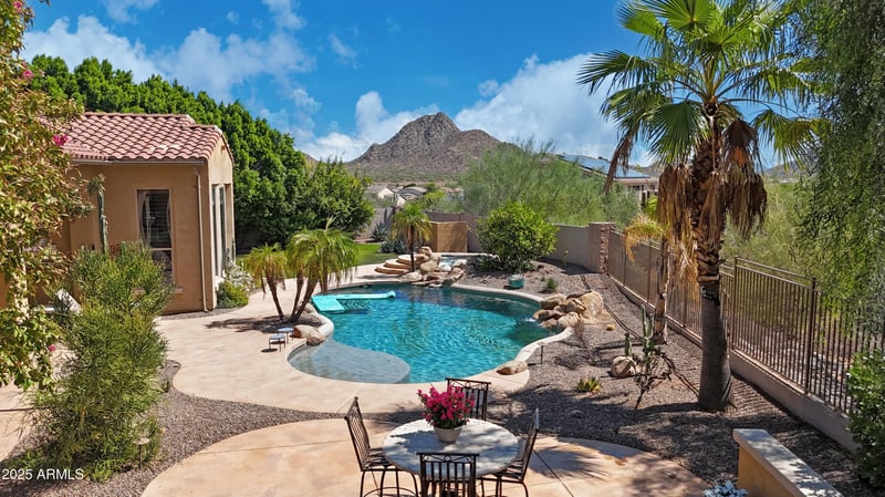 28263 67th Dr, Peoria, AZ 85383