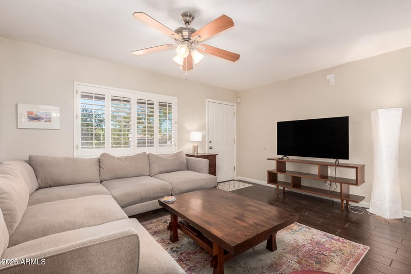 2827 Captain Dreyfus Ave, Phoenix, AZ 85032