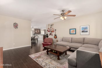 2827 Captain Dreyfus Ave, Phoenix, AZ 85032