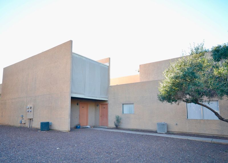 2827 E Kathleen Rd, Phoenix, AZ 85032