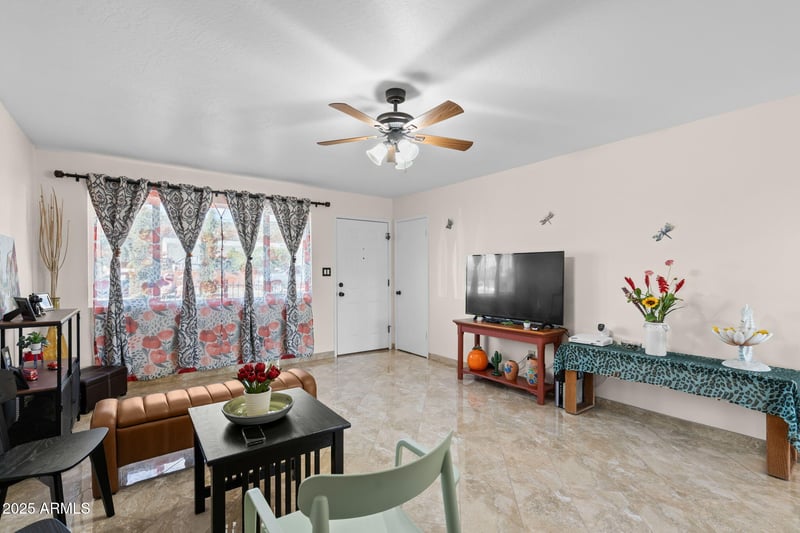 2827 Foothill Dr, Phoenix, AZ 85027