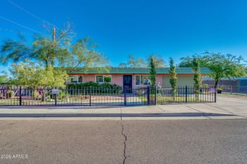 2827 Foothill Dr, Phoenix, AZ 85027