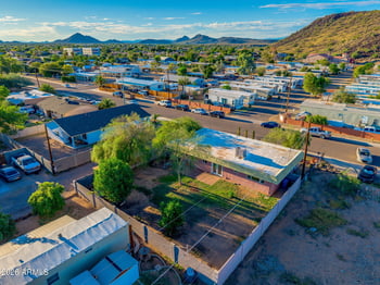 2827 Foothill Dr, Phoenix, AZ 85027