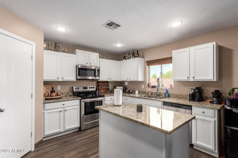 28273 Silver Ln, San Tan Valley, AZ 85143