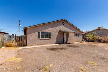 2828 Chipman Rd, Phoenix, AZ 85040