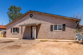 2828 Chipman Rd, Phoenix, AZ 85040