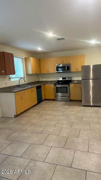 2828 E Chipman Rd, Phoenix, AZ 85040