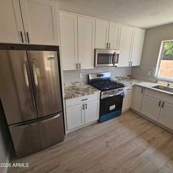 2828 Windsong Dr, Phoenix, AZ 85048