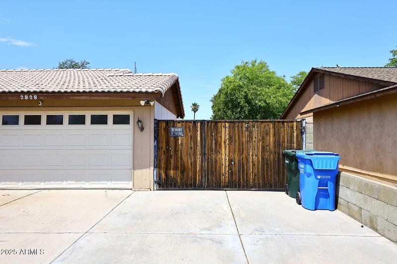 2828 Wagoner Rd, Phoenix, AZ 85053
