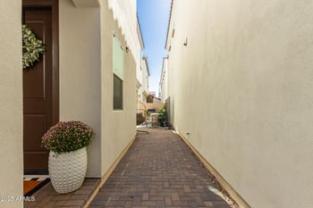 283 Balsam Dr, Chandler, AZ 85286