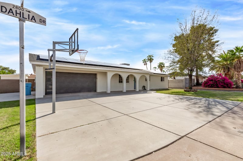 2831 Dahlia Dr, Phoenix, AZ 85032