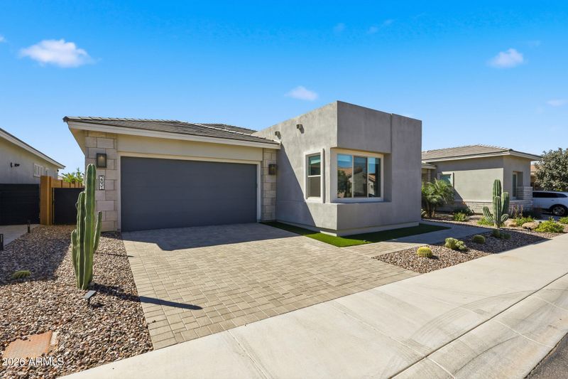 2831 E Robin Ln, Phoenix, AZ 85050