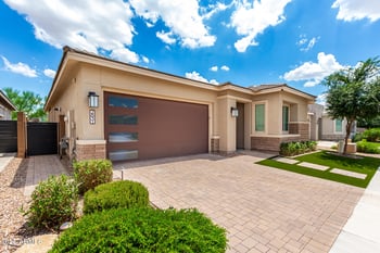 2831 Los Gatos Dr, Phoenix, AZ 85050