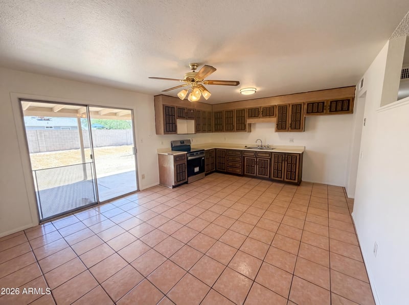 2831 N 70th Dr, Phoenix, AZ 85035