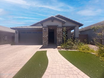 2831 W Rainbow Dr, San Tan Valley, AZ 85144