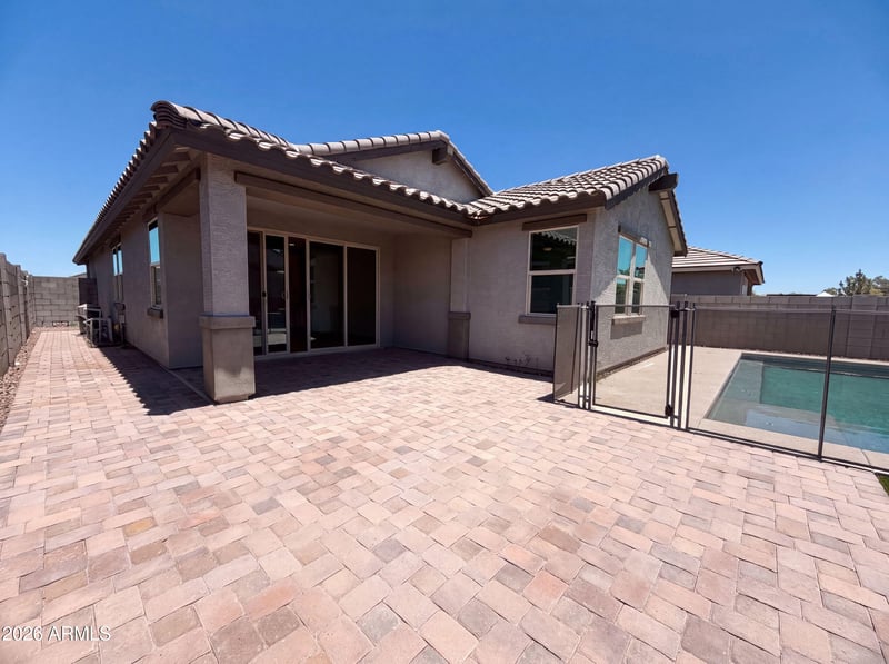 2831 Rainbow Dr, San Tan Valley, AZ 85144