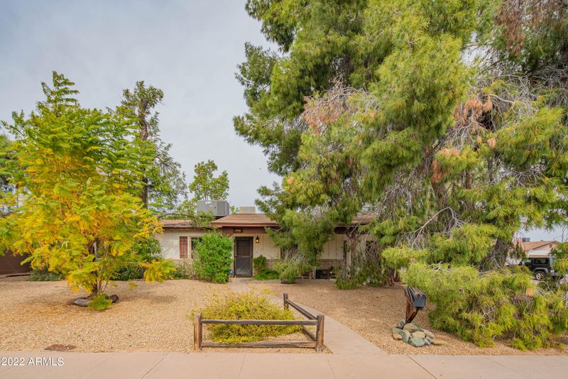 2832 E Aster Dr, Phoenix, AZ 85032