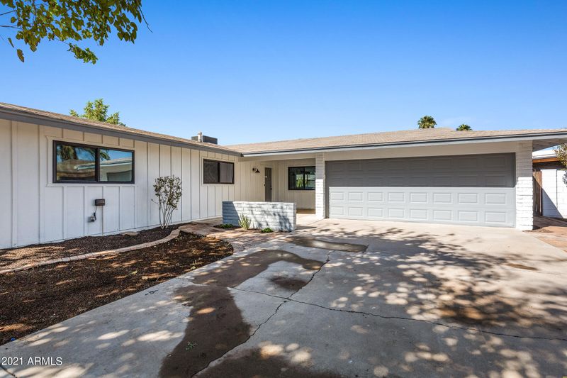 2832 E Paradise Dr, Phoenix, AZ 85028