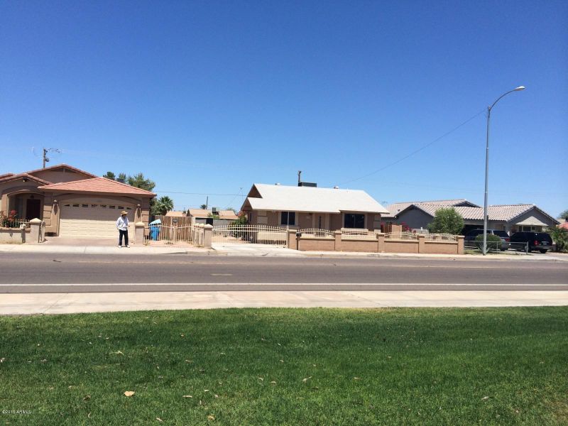 2832 E Roeser Rd, Phoenix, AZ 85040