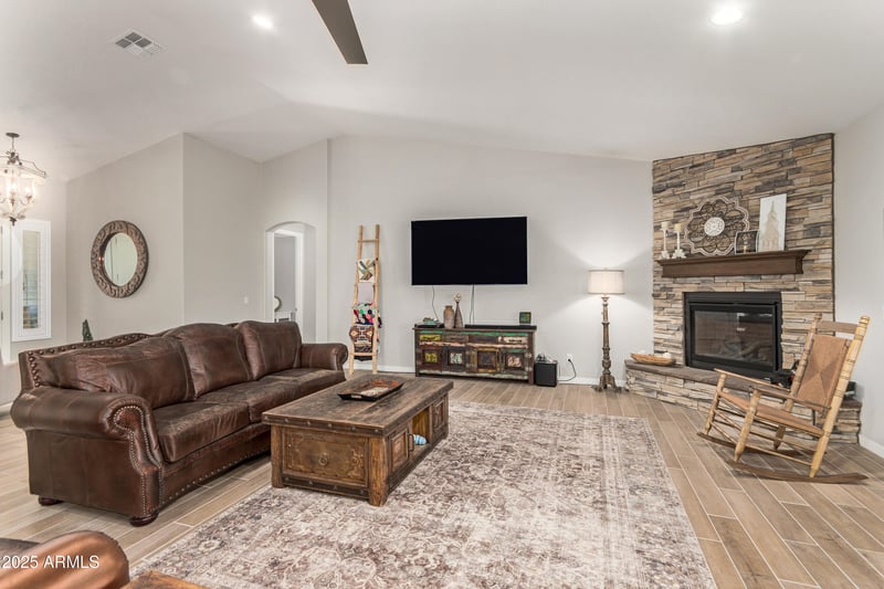 28324 Varnum Rd, San Tan Valley, AZ 85143