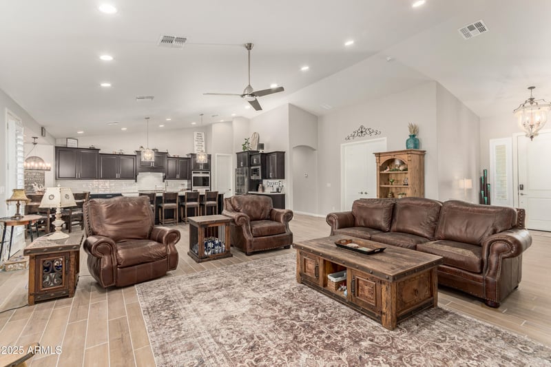 28324 Varnum Rd, San Tan Valley, AZ 85143