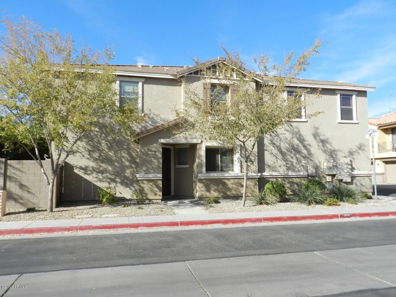 2833 E Dunbar Dr, Phoenix, AZ 85042