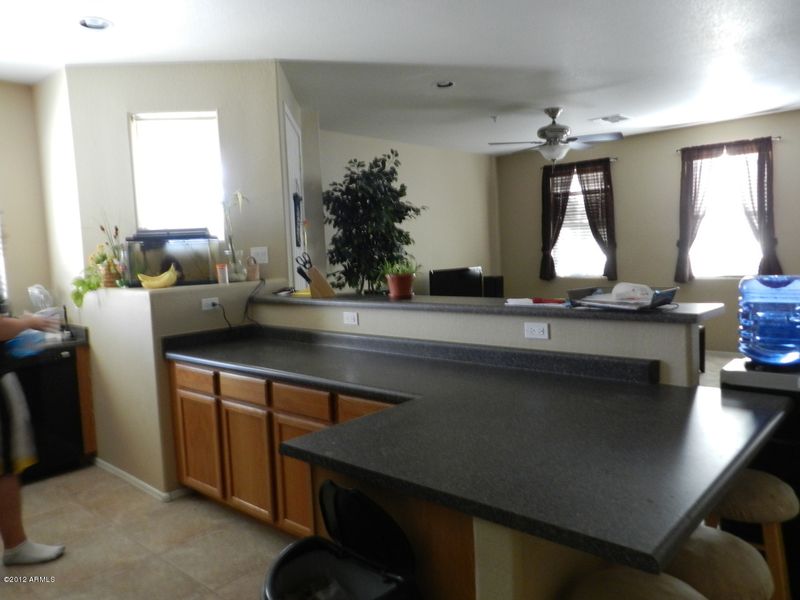 2833 E Dunbar Dr, Phoenix, AZ 85042