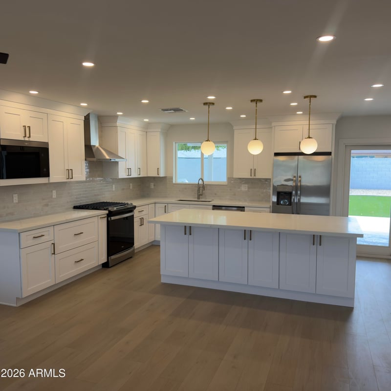 2833 E Sierra St, Phoenix, AZ 85028