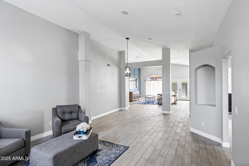 2833 Renee Dr, Phoenix, AZ 85050