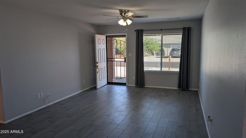 2833 Villa Rita Dr, Phoenix, AZ 85053