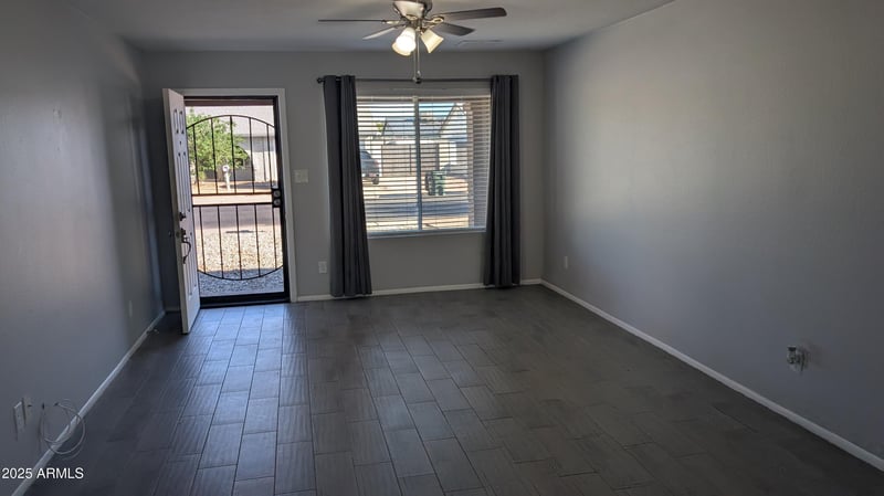 2833 Villa Rita Dr, Phoenix, AZ 85053