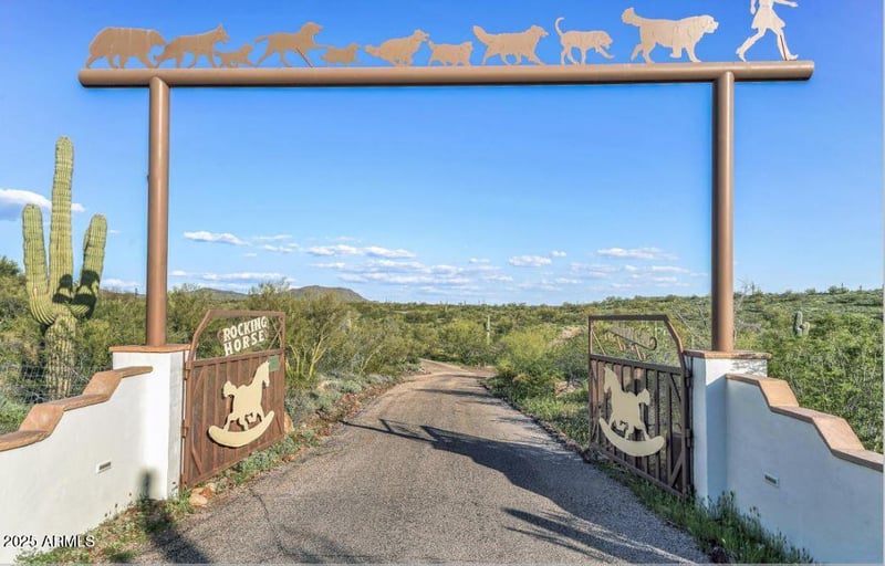 28331 Rocking Horse Ln #-, Morristown, AZ 85342