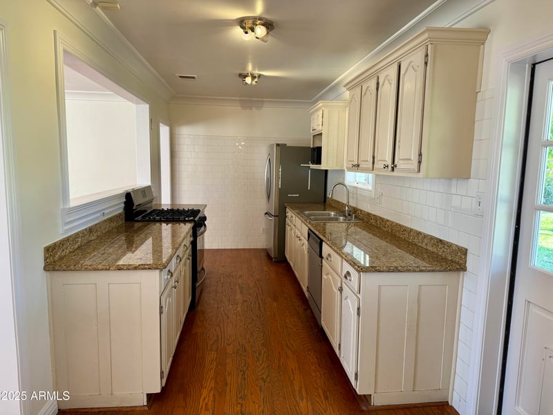 2834 Avalon Dr, Phoenix, AZ 85016