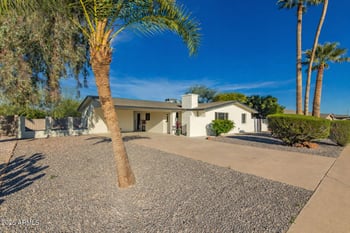 2834 Shangri La Rd, Phoenix, AZ 85028