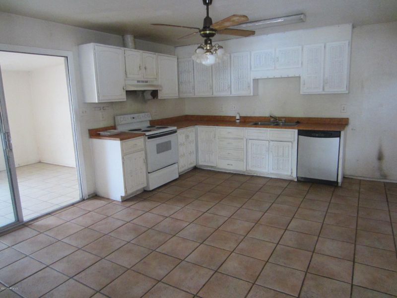 2837 N 70th Dr, Phoenix, AZ 85035