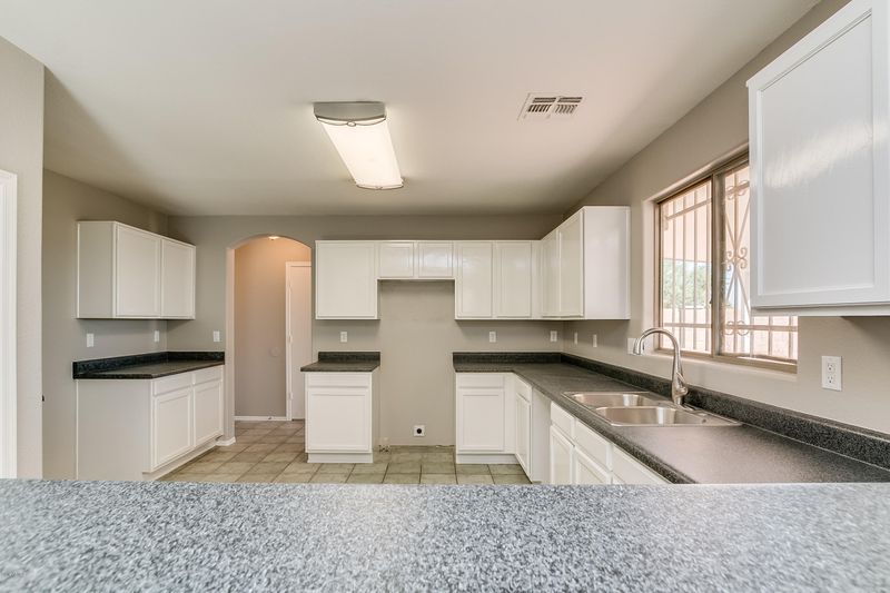 2837 S 63rd Dr, Phoenix, AZ 85043