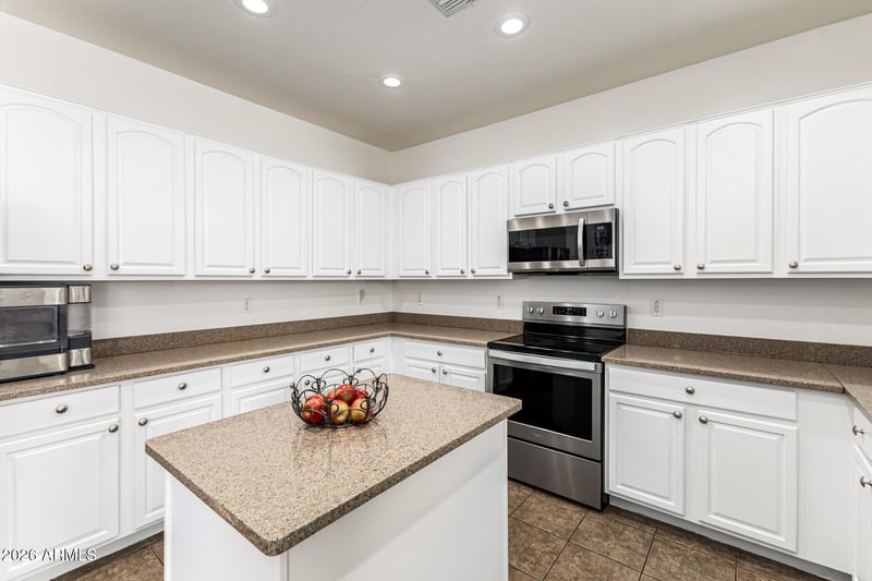 28384 Desert Native St, San Tan Valley, AZ 85143