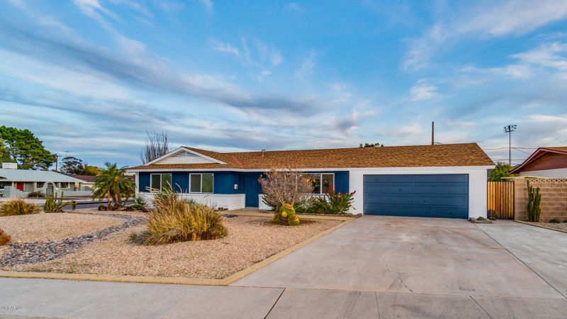 2839 E Mercer Ln, Phoenix, AZ 85028