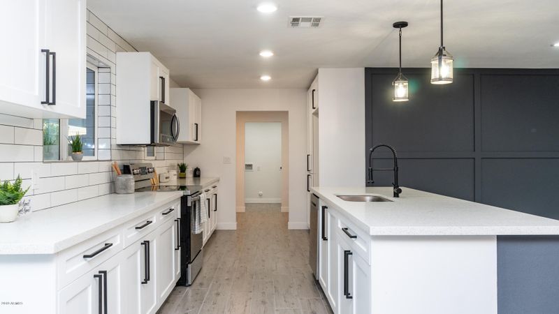 2839 E Mercer Ln, Phoenix, AZ 85028