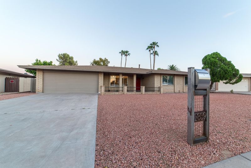 2839 E Paradise Dr, Phoenix, AZ 85028