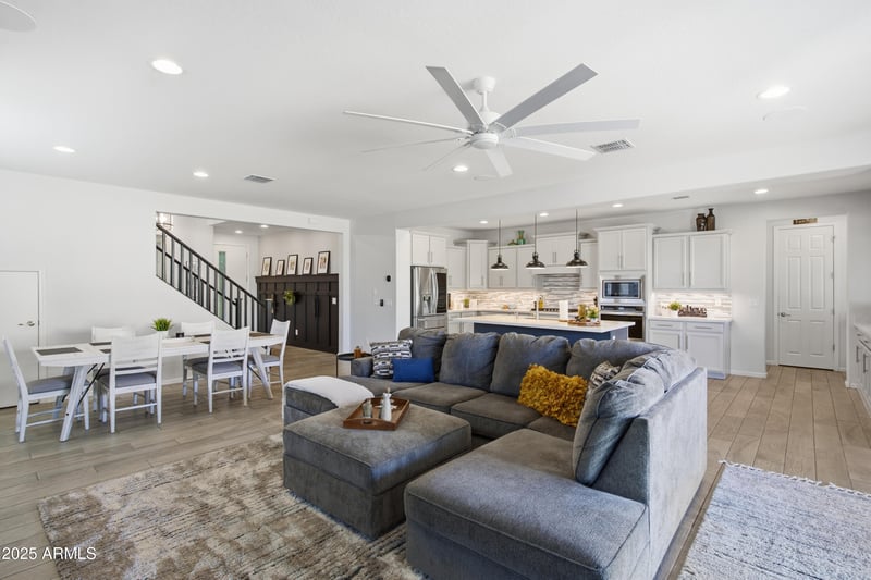 284 Honeysuckle Pl, Chandler, AZ 85286