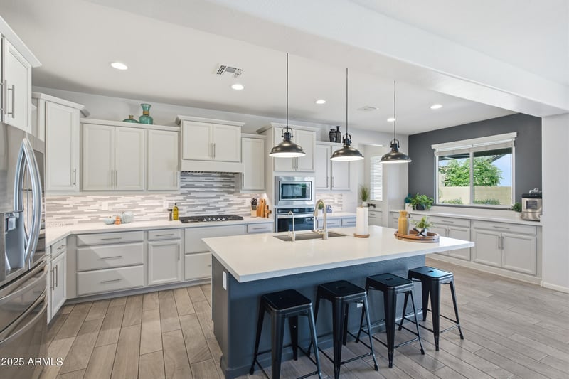 284 Honeysuckle Pl, Chandler, AZ 85286