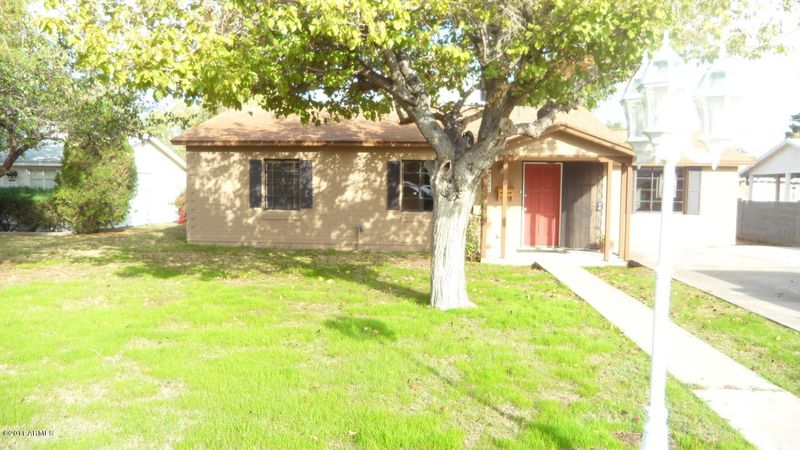 2840 E Avalon Dr, Phoenix, AZ 85016