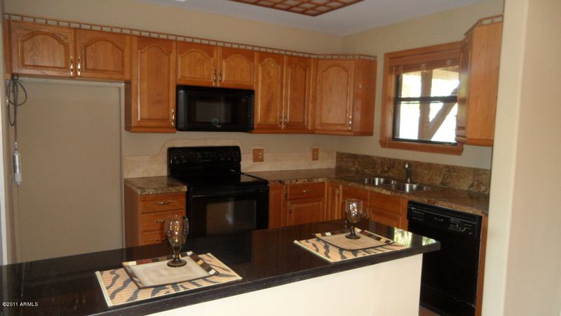2840 E Avalon Dr, Phoenix, AZ 85016
