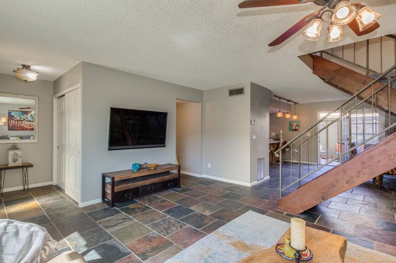 2841 E Fairmount Ave, Phoenix, AZ 85016
